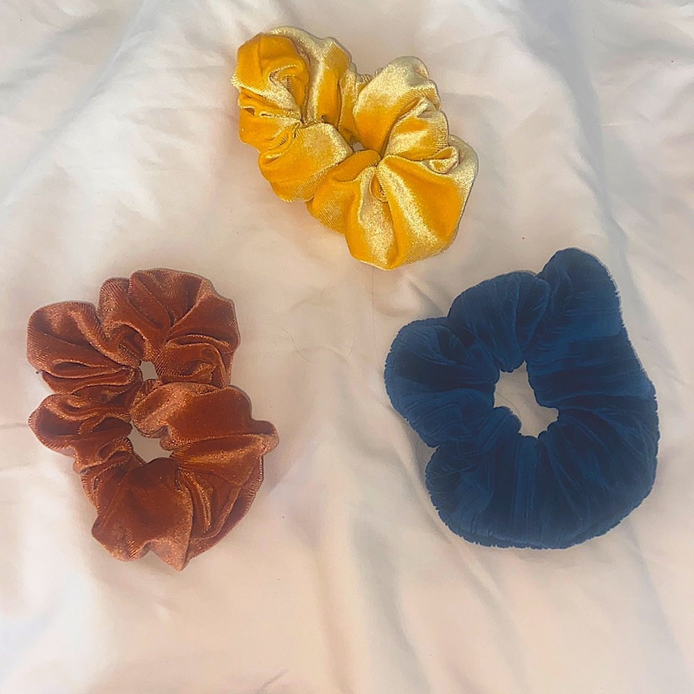 Large jumbo scrunchies!!